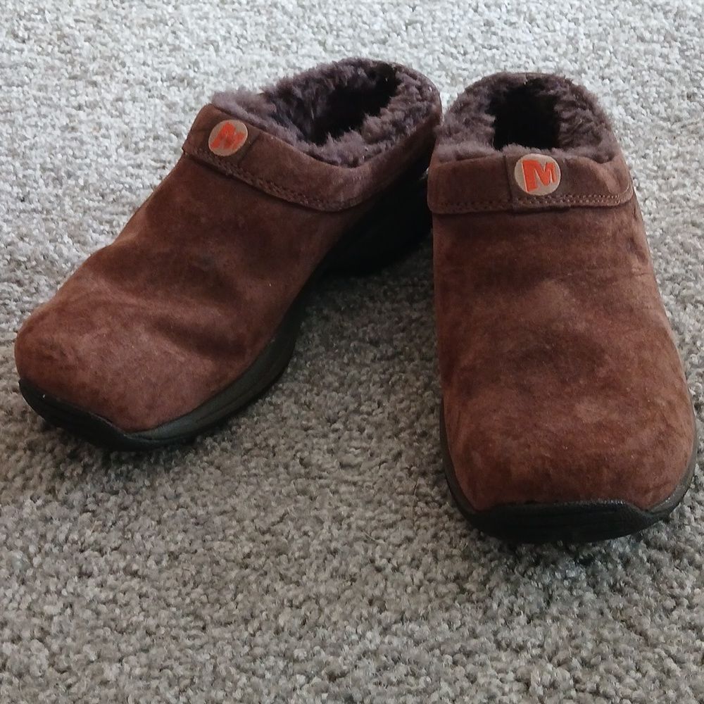 Merrell brown faux fur lined clogs  Sz 5 GUC